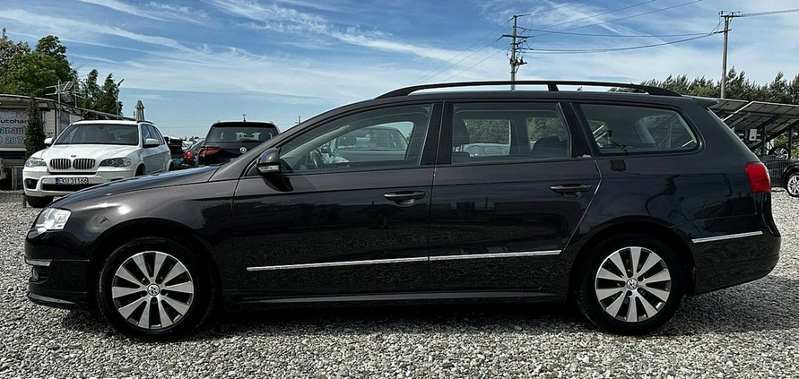 Volkswagen Passat cena 18900 przebieg: 274000, rok produkcji 2010 z Andrychów małe 172